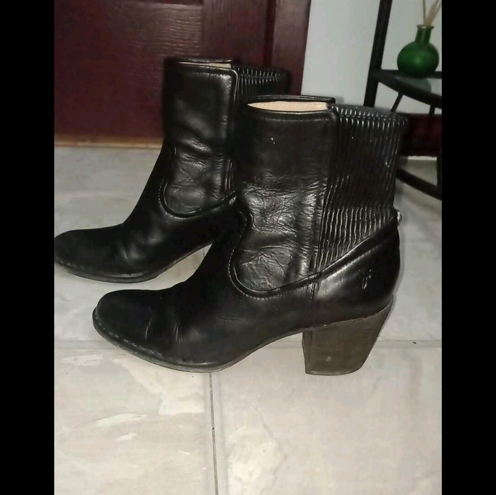Frye black leather boots size 8.5